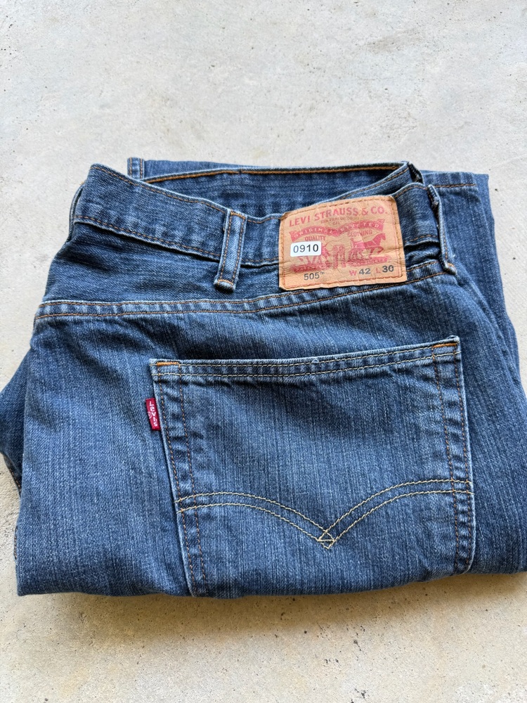 Levis 505 Size 42x30